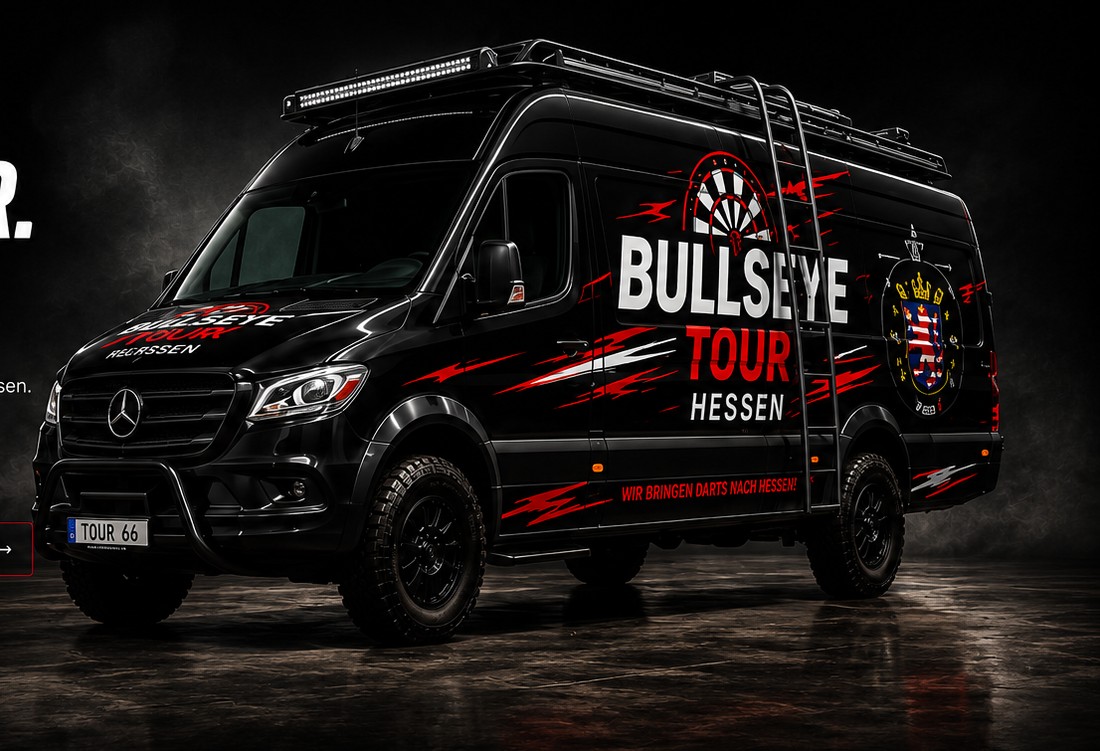 Schwarzer Bullseye Tour Sprinter mit Dachträger und Leiter